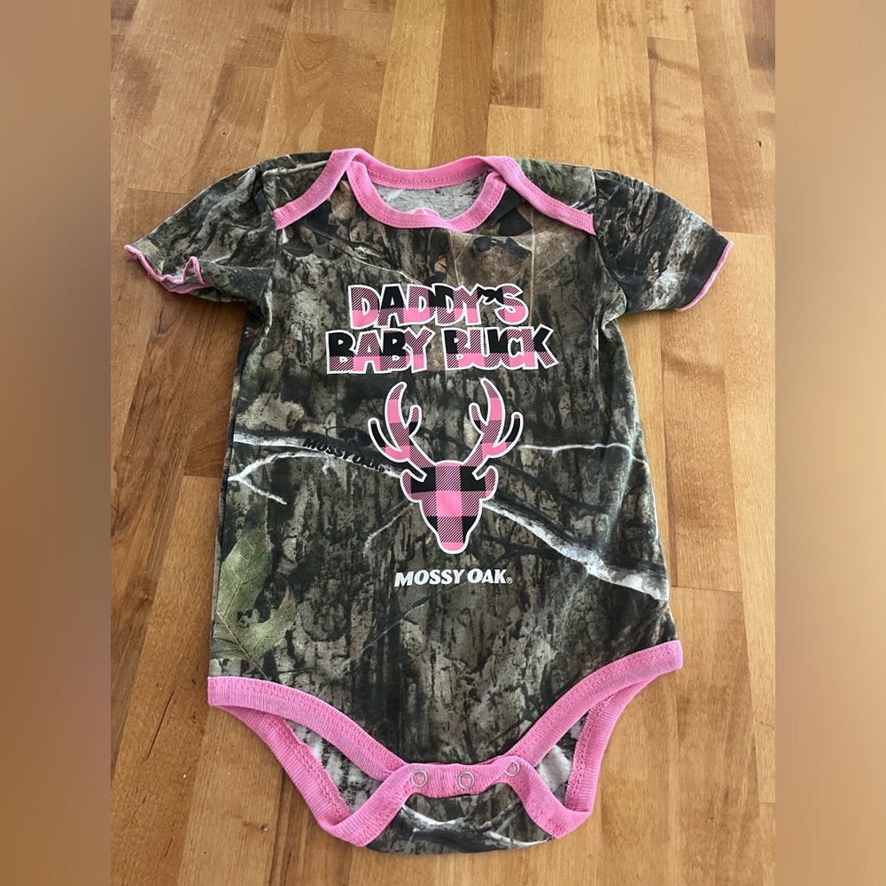 New! Never worn. Mossy oak baby girl onesie, size 18 months